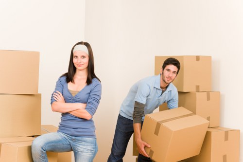 Removal truck support for home and office relocations
